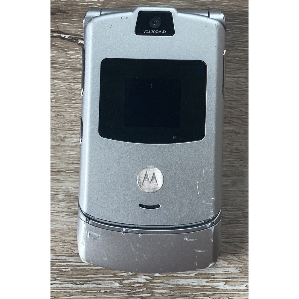 Motorola RAZR / Razor V3 - Silver ( AT&T ) Flip Phone - Needs New Battery